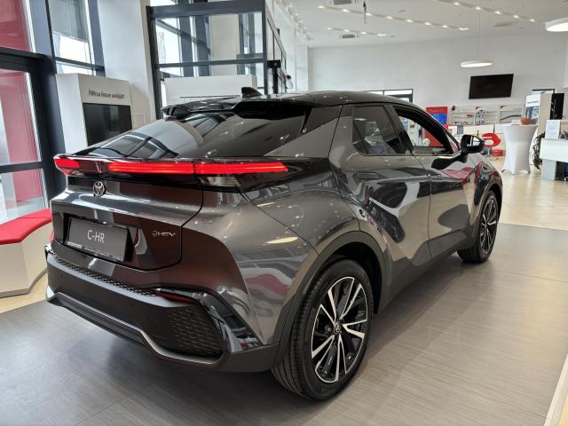 TOYOTA C-HR 1.8 Hybrid Executive e-CVT Rendelhető