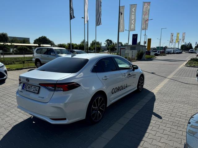 TOYOTA COROLLA Sedan 1.8 Hybrid Executive e-CVT 5. GEN.! KÉSZLETRŐL! AZONNAL!