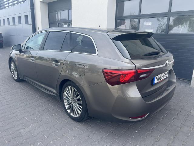 TOYOTA AVENSIS Touring Sports 2.0 D-4D Executive