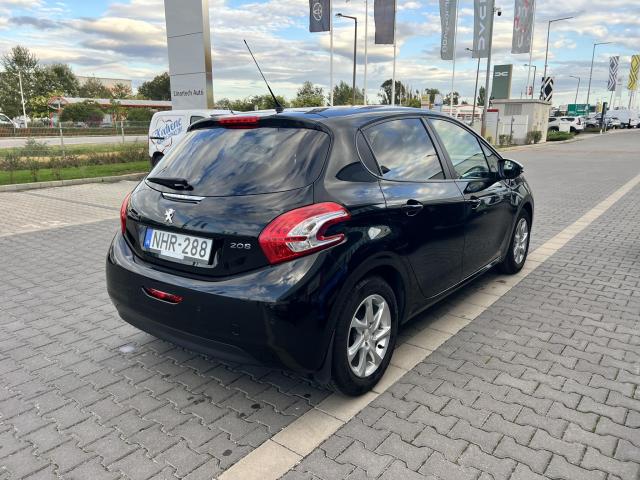 PEUGEOT 208 1.2 PureTech Style 28000KM!! Végig vezetett szervízkönyv!