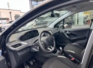 PEUGEOT 208 1.2 PureTech Style 28000KM!! Végig vezetett szervízkönyv!