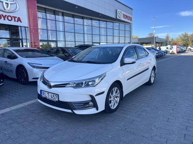 TOYOTA COROLLA Sedan 1.6 Active LED Trend+ 1.6 4 hengeres szívóbenzines!26000Km. 2018-as gyártás! Hibátlan állapotban!