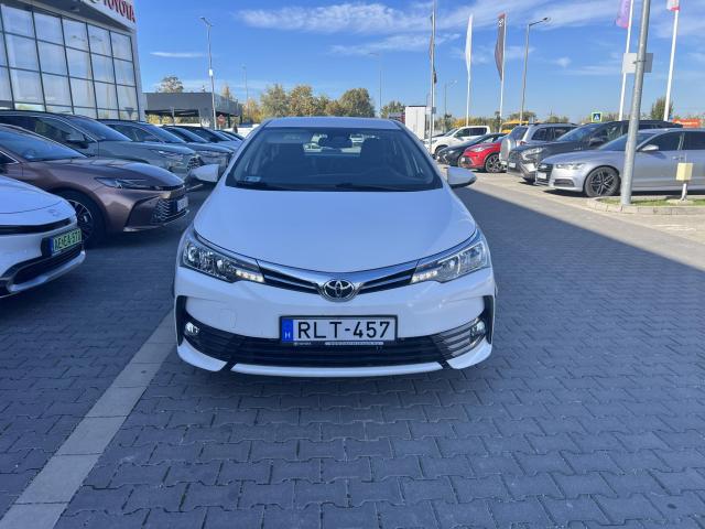 TOYOTA COROLLA Sedan 1.6 Active LED Trend+ 1.6 4 hengeres szívóbenzines!26000Km. 2018-as gyártás! Hibátlan állapotban!