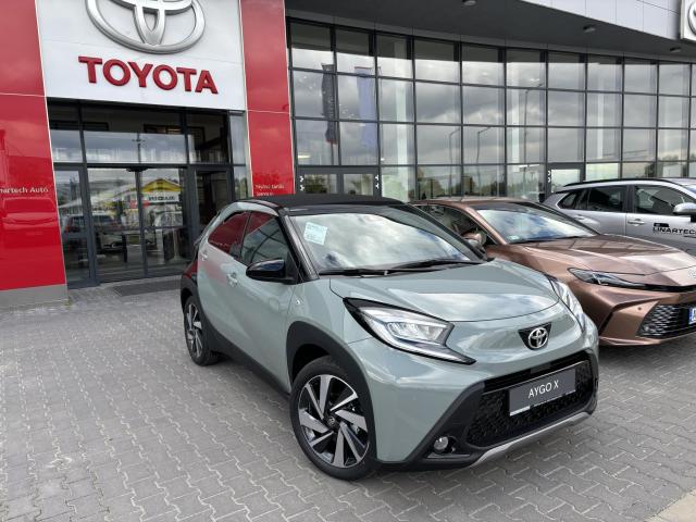 TOYOTA AYGO X 1.0 VVT-i Executive Smart CVT