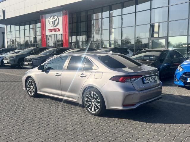 TOYOTA COROLLA Sedan 1.6 Executive 1.6 Szívóbenzin. rendkívű ritka felszereltséggel!