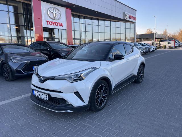 TOYOTA C-HR 1.8 Hybrid Selection e-CVT Végig szervizkönyves autó