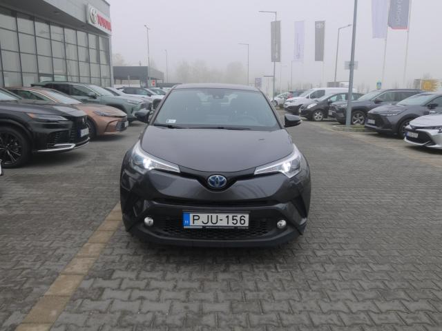 TOYOTA C-HR 1.8 Hybrid Active (ülésfűtéssel) e-CVT Friss szervizzel! Kevés KM!