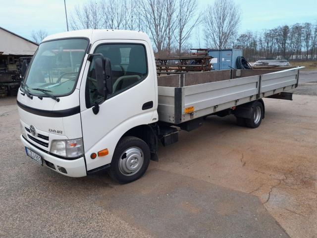 TOYOTA DYNA 3.0 D-4D 150 L4 Terra Márka szervízben szervizelt.rissen szerviz. vezérlés cserélve!