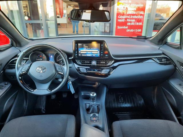 TOYOTA C-HR 1.2T Active (ülésfűtéssel) 25000KM!!!! 4Hengeres motorral!!