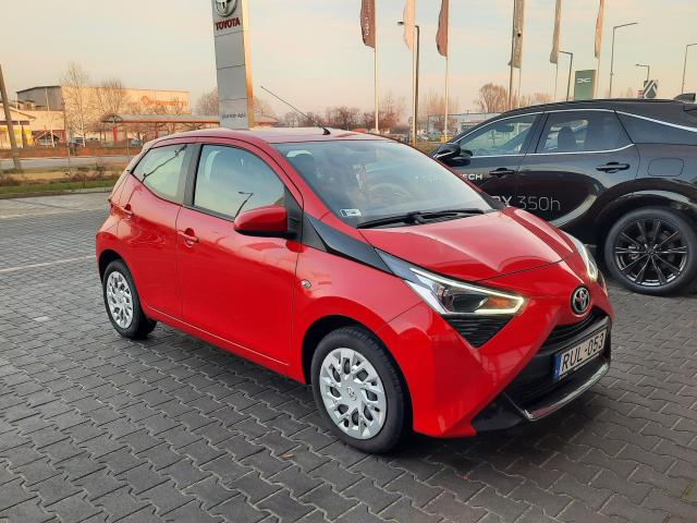 TOYOTA AYGO 1.0 x-play + style + connectivity