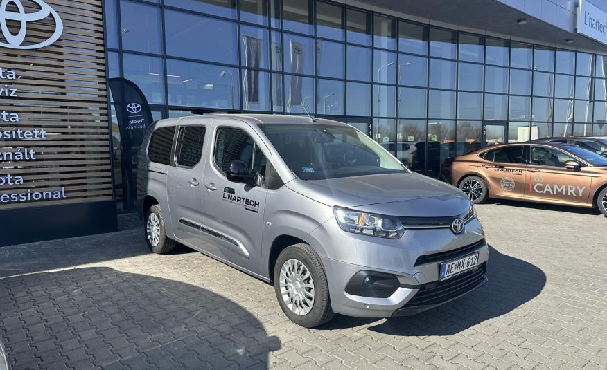 TOYOTA PROACE City Verso 1.2T Combi L2H1 [7 személy] 7 SZEMÉLYES. bemutató autó