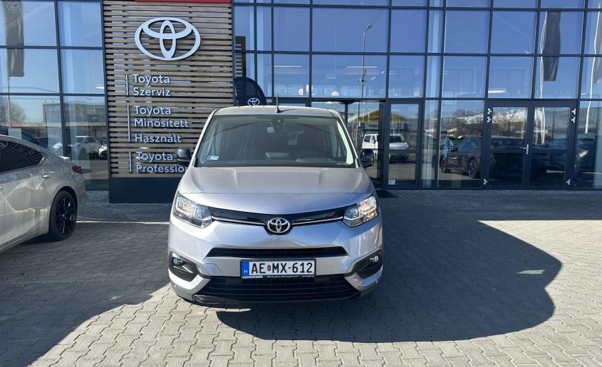 TOYOTA PROACE City Verso 1.2T Combi L2H1 [7 személy] 7 SZEMÉLYES. bemutató autó