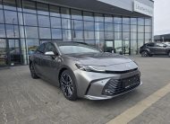 TOYOTA CAMRY 2.5 Hybrid Executive e-CVT Készletről elérhető. a feltüntett ár céges vásárlás esetén érvényes