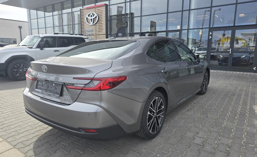 TOYOTA CAMRY 2.5 Hybrid Executive e-CVT Készletről elérhető. a feltüntett ár céges vásárlás esetén érvényes