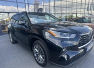 TOYOTA HIGHLANDER 2.5 Hybrid Prestige Tech CVT 2022 év végi gyártás. hibátlan állapotban