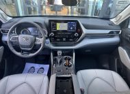 TOYOTA HIGHLANDER 2.5 Hybrid Prestige Tech CVT 2022 év végi gyártás. hibátlan állapotban