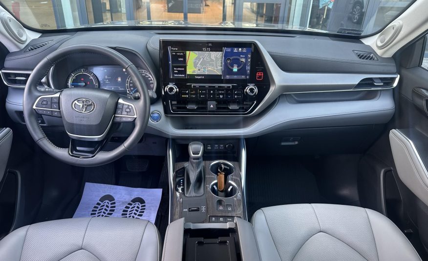 TOYOTA HIGHLANDER 2.5 Hybrid Prestige Tech CVT 2022 év végi gyártás. hibátlan állapotban